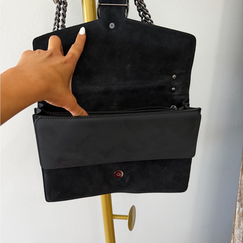 Elegant Black Chain Shoulder Bag - Picture 12 of 13